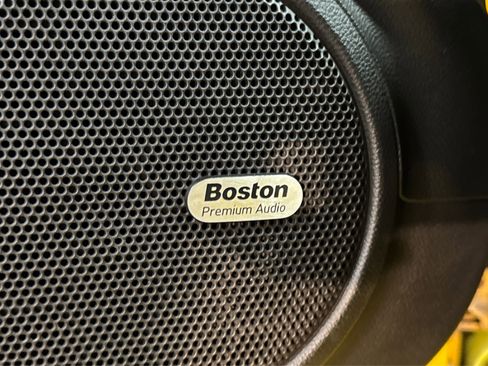 Used 2010 Chevrolet Camaro SS w/ RS Package image 17