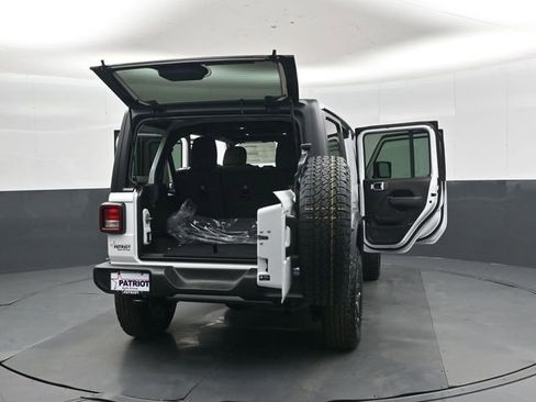 New 2026 Jeep Wrangler Unlimited Sport w/ Convenience Group image 48