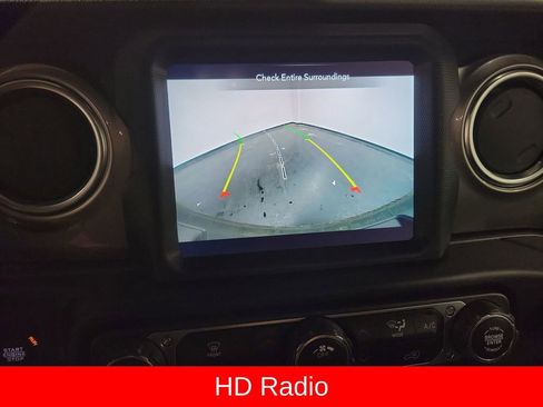 Used 2020 Jeep Wrangler Unlimited Sahara image 17