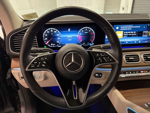 Used 2024 Mercedes-Benz GLE 350 4MATIC image 16