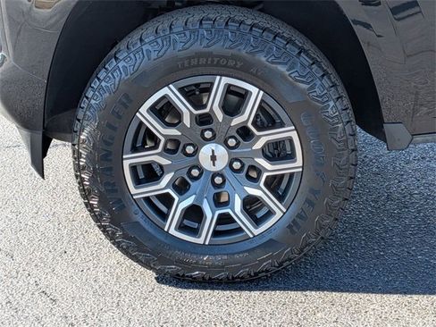 Used 2023 Chevrolet Colorado Z71 w/ Advanced Trailering Package image 10