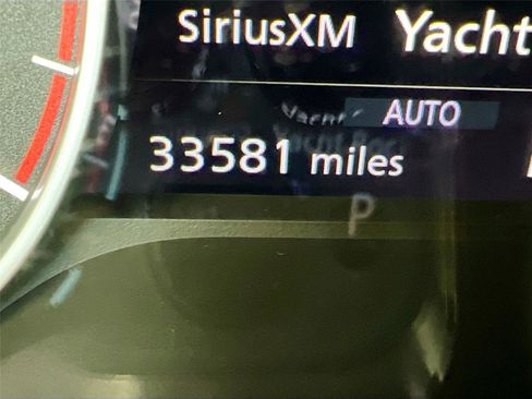 Used 2021 Nissan Rogue SV image 5