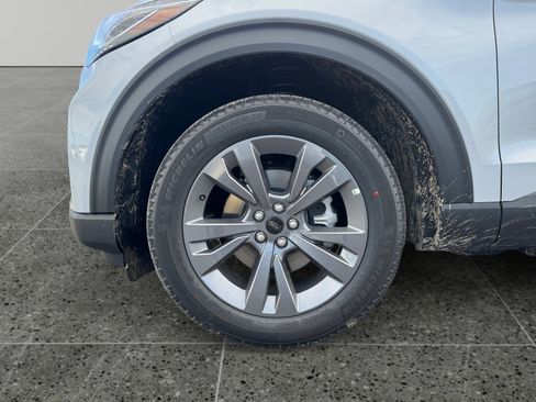 New 2025 Ford Explorer Active w/ Active Comfort Package image 9