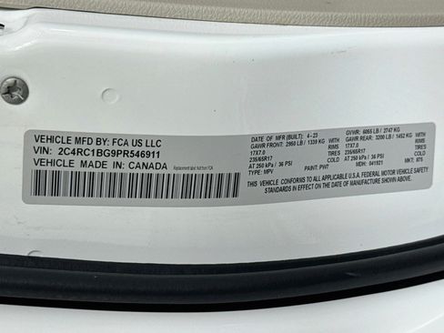 Used 2023 Chrysler Pacifica Touring-L FWD image 38