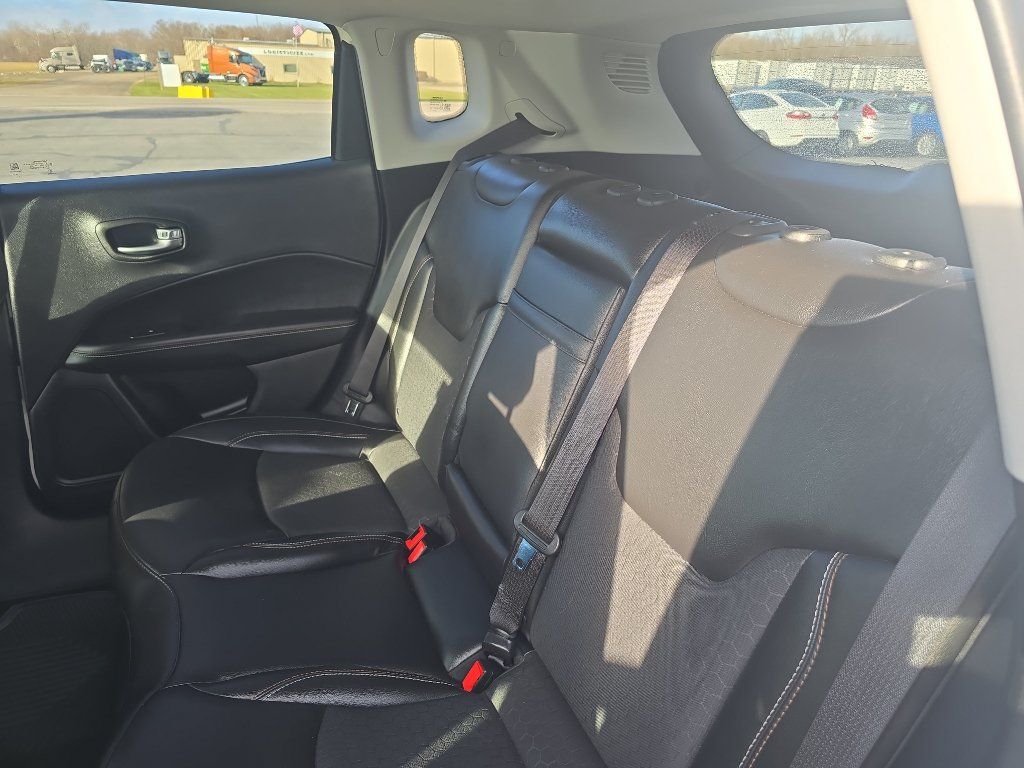 Used 2019 Jeep Compass Latitude w/ Safety & Security Group AWD/4WD image 10