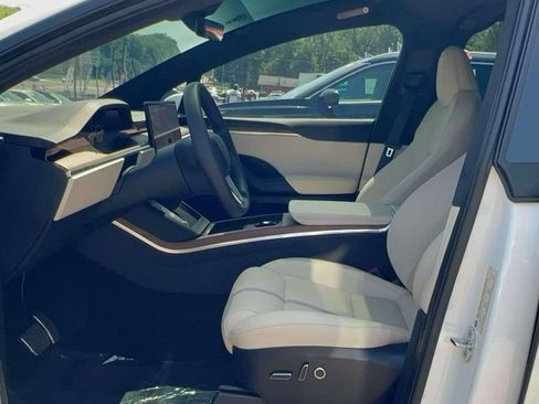 Used 2024 Tesla Model X AWD/4WD image 15