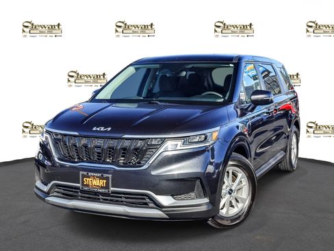 Used 2024 Kia Carnival LX image 1