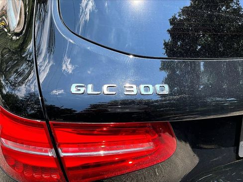 Used 2018 Mercedes-Benz GLC 300 4MATIC image 27