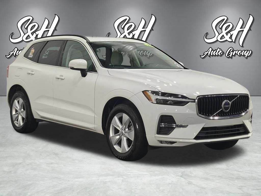 Used 2022 Volvo XC60 B5 Momentum AWD/4WD image 2