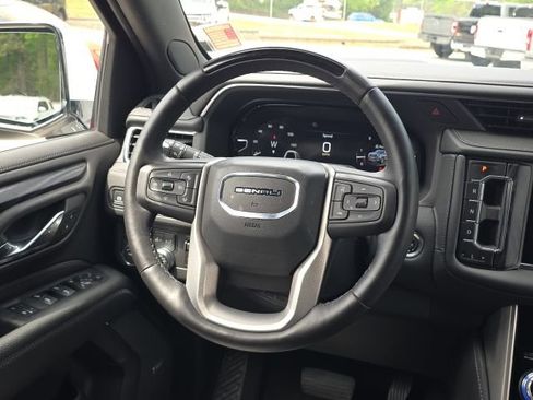 Used 2024 GMC Yukon XL Denali w/ Advanced Technology Package image 45