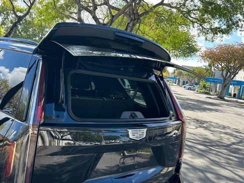 Used 2023 Cadillac Escalade Sport Platinum w/ LPO, ONYX Package image 23