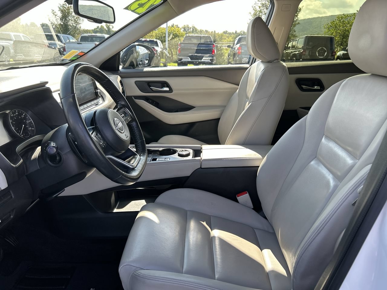 Used 2023 Nissan Rogue SL AWD/4WD image 21