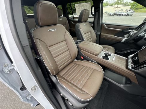New 2026 GMC Acadia Denali Ultimate AWD/4WD image 27