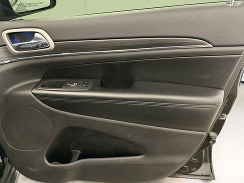 Used 2019 Jeep Grand Cherokee Limited image 35