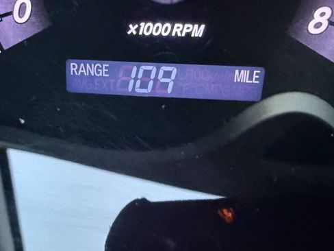 Used 2011 Toyota Avalon Limited image 32