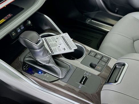 New 2026 Toyota Highlander Limited image 17