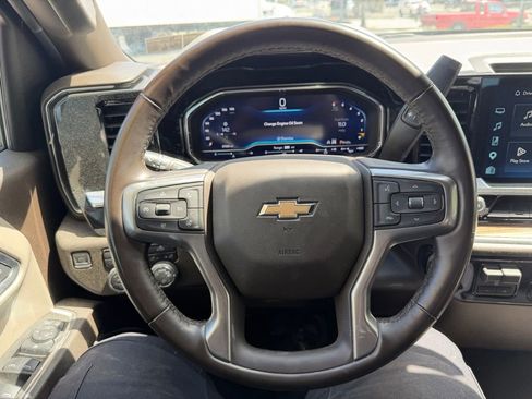 Used 2025 Chevrolet Silverado 1500 LT AWD/4WD image 6