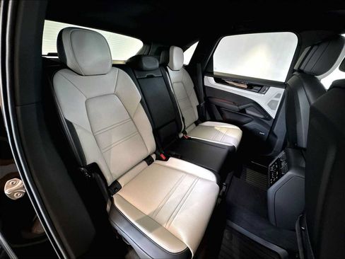 New 2026 Porsche Cayenne AWD/4WD image 29