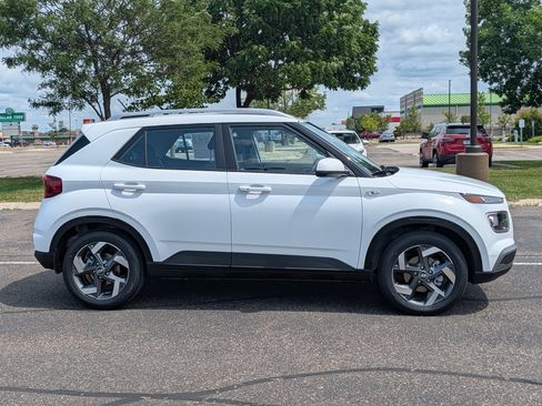 Used 2026 Hyundai Venue SEL FWD image 6