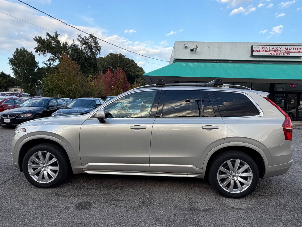 Used 2016 Volvo XC90 T6 Momentum w/ Momentum Plus Package AWD/4WD image 10