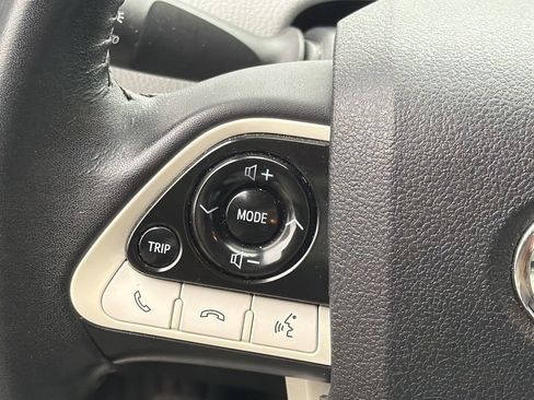 Used 2016 Toyota Prius Four image 25
