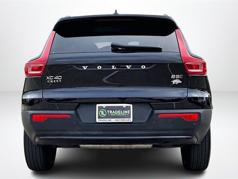 Used 2024 Volvo XC40 B5 Ultimate w/ Protection Package Premier image 5