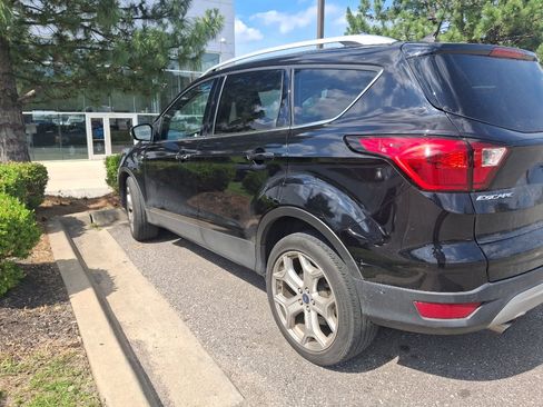 Used 2019 Ford Escape Titanium FWD image 3