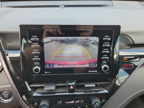 Used 2022 Toyota Camry SE w/ Convenience Package FWD image 16