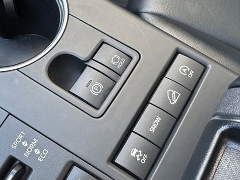 Certified 2022 Toyota Highlander XLE image 21