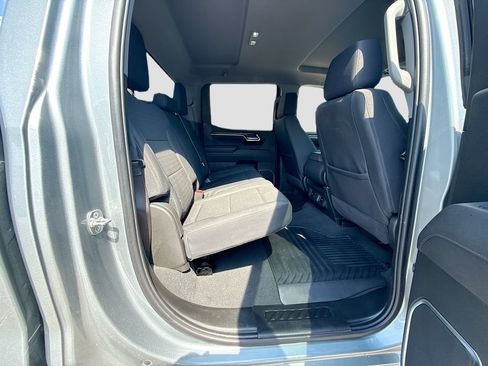 Used 2025 Chevrolet Silverado 1500 LT AWD/4WD image 30