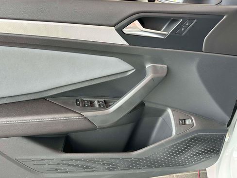New 2025 Volkswagen Jetta SE FWD image 13