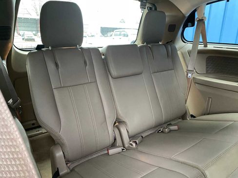 Used 2012 Chrysler Town & Country Touring-L w/ Entertainment Group #2 image 34