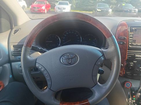 Used 2010 Toyota Sienna AWD image 9