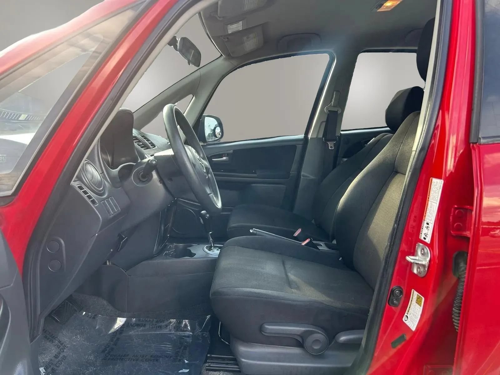 Used 2010 Suzuki SX4 Hatchback FWD image 6