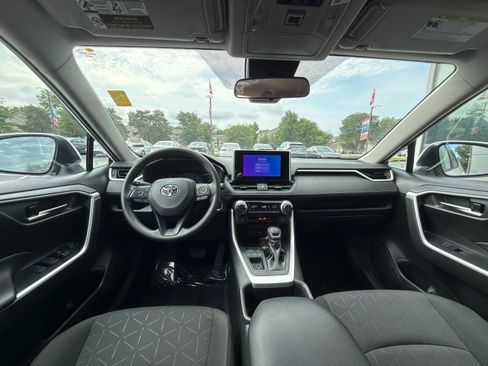 Used 2025 Toyota RAV4 XLE FWD image 13
