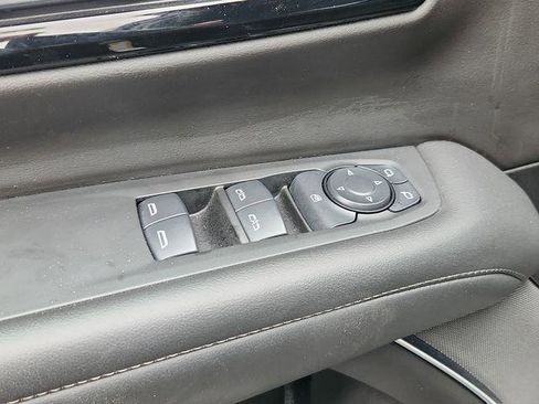 Used 2025 Chevrolet Tahoe Z71 AWD/4WD image 12