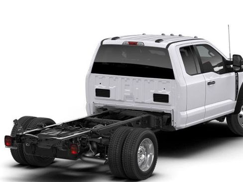New 2026 Ford F550 4x4 Supercab Super Duty w/ XLT Value Package image 3