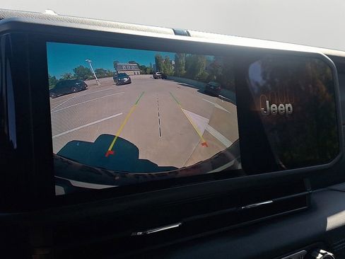 Used 2024 Jeep Wrangler Unlimited Rubicon image 18