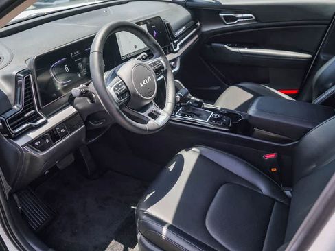 Certified 2025 Kia Sportage EX FWD image 16