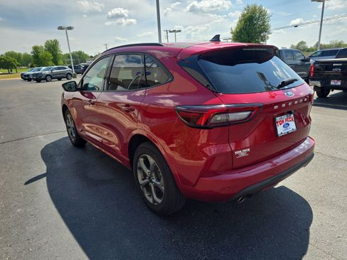 Used 2024 Ford Escape ST-Line w/ Tech Pack #1 AWD/4WD image 3