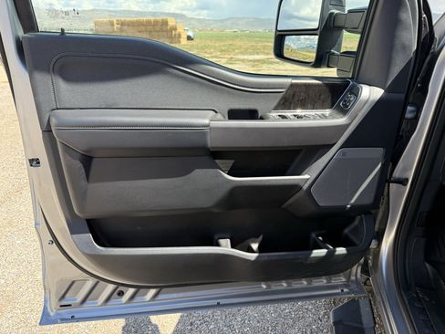Used 2024 Ford F350 Lariat w/ Lariat Ultimate Package AWD/4WD image 15