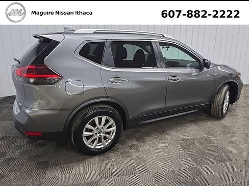 Used 2018 Nissan Rogue SV w/ Sun & Sound Touring Package AWD/4WD image 4