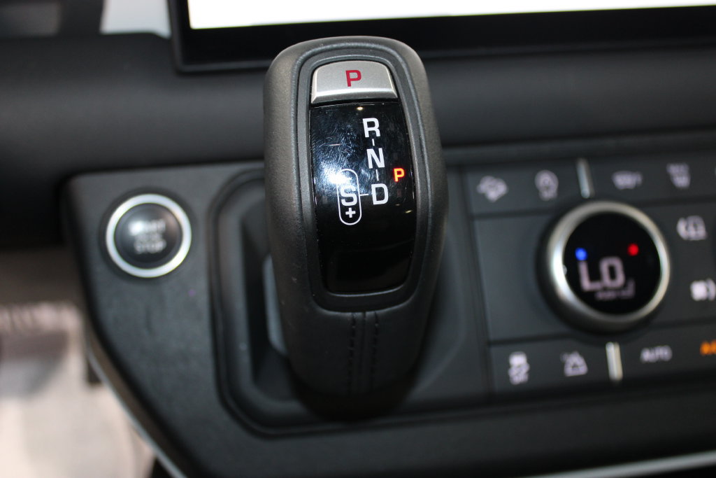 Used 2025 Land Rover Defender 110 S AWD/4WD image 40