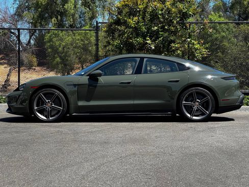 Certified 2022 Porsche Taycan Turbo S w/ Premium Package AWD/4WD image 2