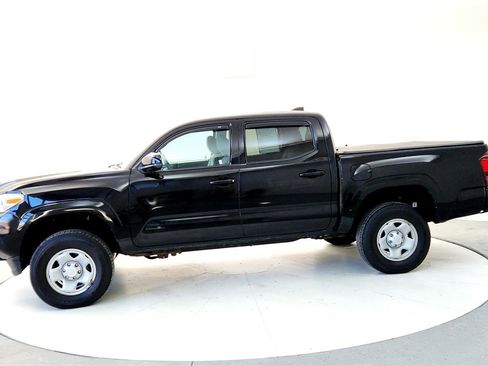 Certified 2021 Toyota Tacoma SR image 3