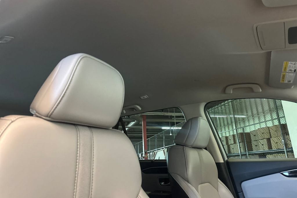 Used 2025 Honda Pilot EX-L image 18