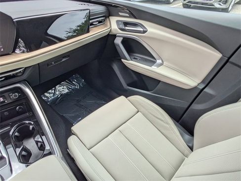 Used 2025 Audi Q5 Premium Plus w/ Premium Plus image 16