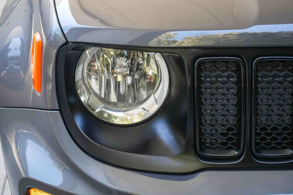 Used 2023 Jeep Renegade Altitude AWD/4WD image 8