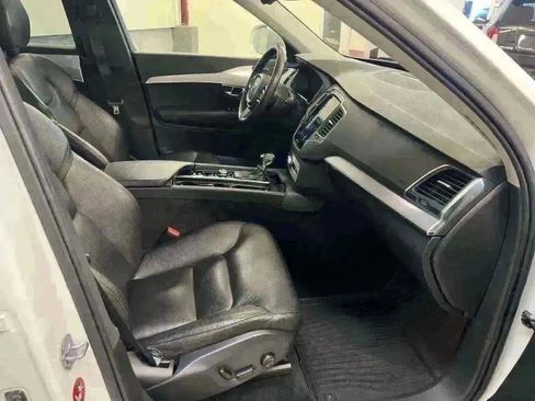 Used 2017 Volvo XC90 T5 Momentum w/ Vision Package image 27
