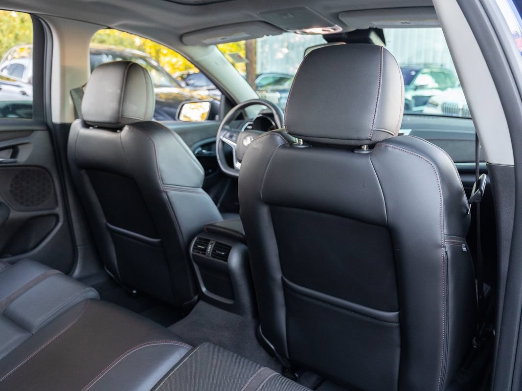 Used 2016 Chevrolet SS RWD image 27